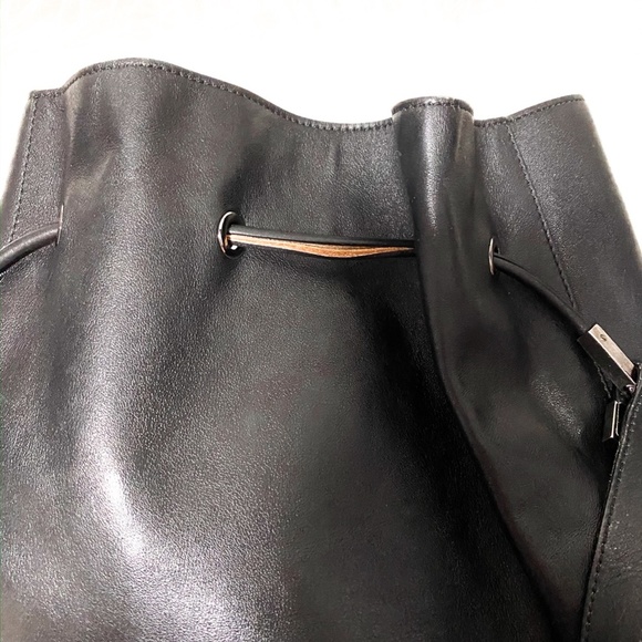 AUTHENTIC GUCCI Leather Small Hobo bag tag code 0116… - Picture 4 of 9